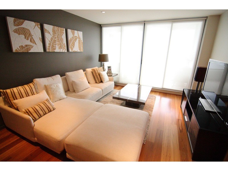 2107/100 Harbour Esplanade, Docklands VIC 3008