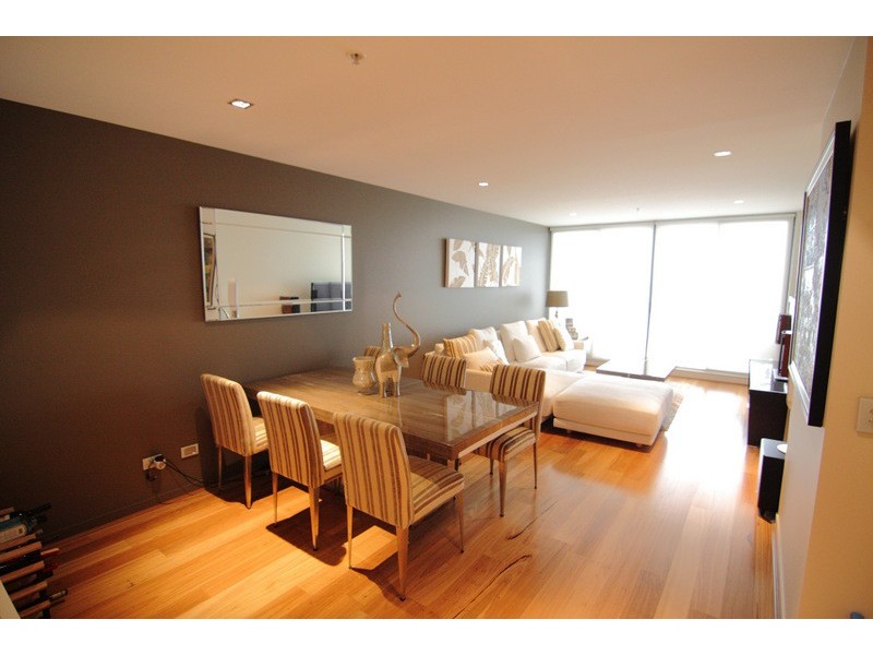 2107/100 Harbour Esplanade, Docklands VIC 3008