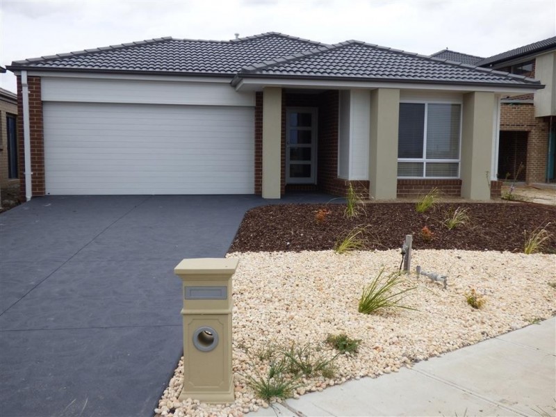 44 Spectacle Crescent, Point Cook VIC 3030