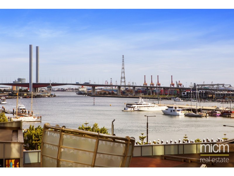 612/100 Harbour Esplanade, Docklands VIC 3008