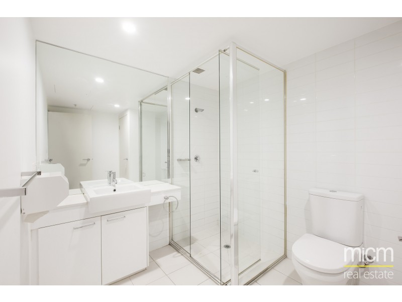 612/100 Harbour Esplanade, Docklands VIC 3008