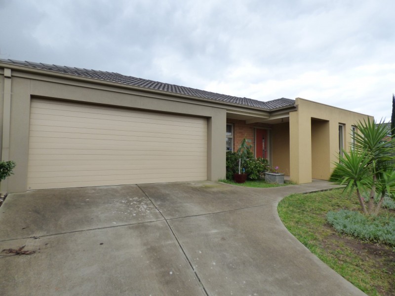 11 Caldicott Crescent, Point Cook VIC 3030