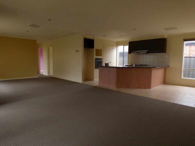 11 Caldicott Crescent, Point Cook VIC 3030