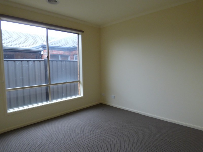 11 Caldicott Crescent, Point Cook VIC 3030