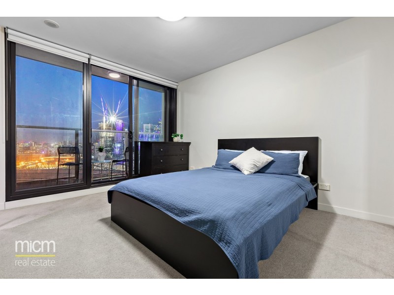 2710/100 Harbour Esplanade, Docklands VIC 3008