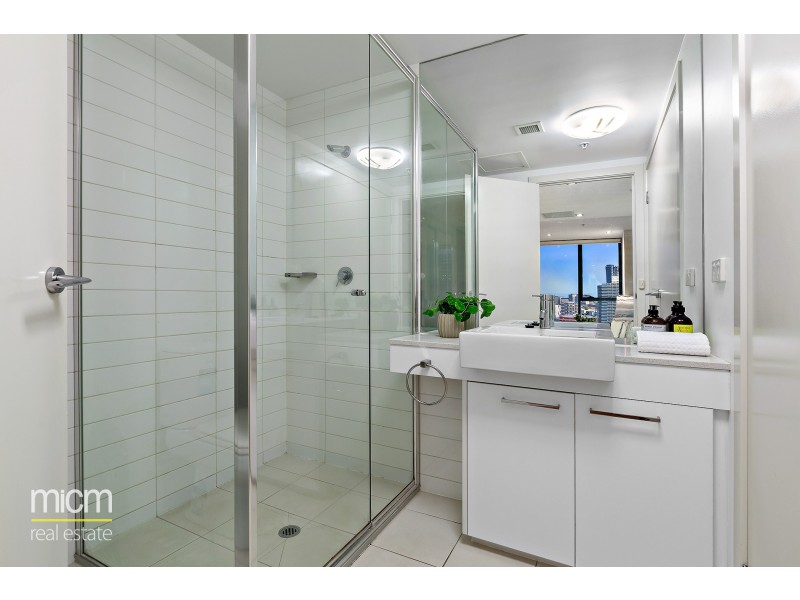 2710/100 Harbour Esplanade, Docklands VIC 3008