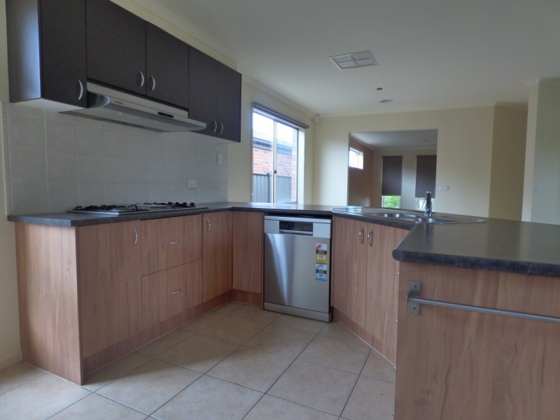 11 Caldicott Crescent, Point Cook VIC 3030