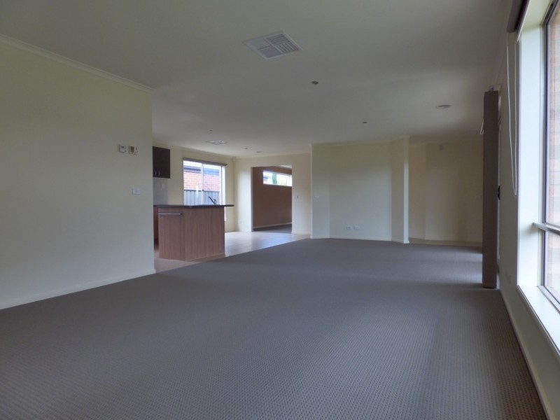 11 Caldicott Crescent, Point Cook VIC 3030