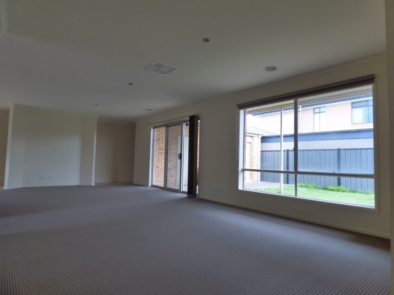 11 Caldicott Crescent, Point Cook VIC 3030