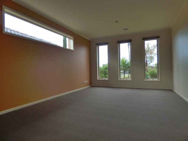 11 Caldicott Crescent, Point Cook VIC 3030