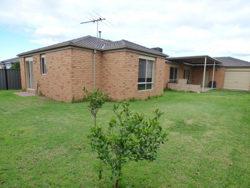 11 Caldicott Crescent, Point Cook VIC 3030