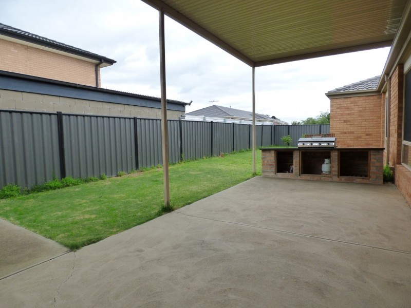 11 Caldicott Crescent, Point Cook VIC 3030