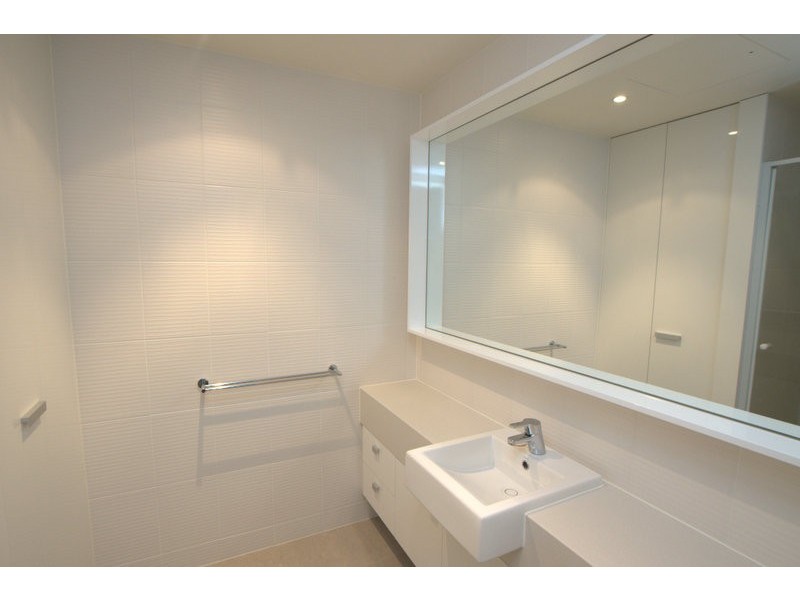 REF 23037/180 City Road, Southbank VIC 3006