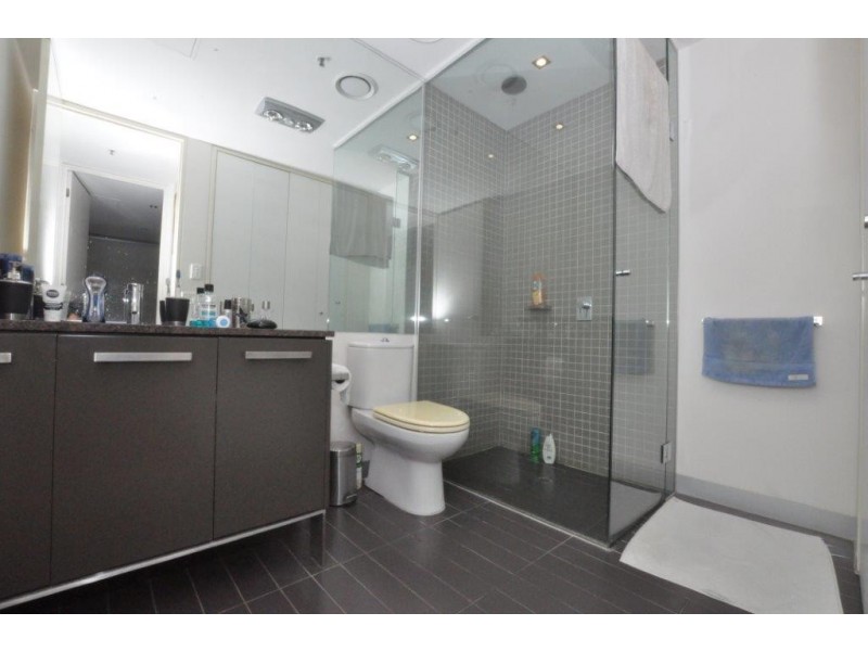 706/1 Roy Street, Melbourne VIC 3000