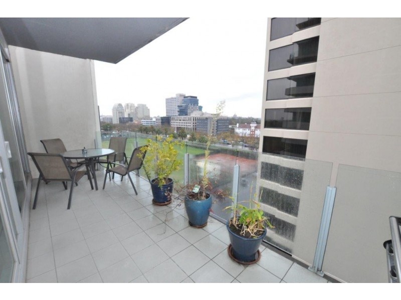 706/1 Roy Street, Melbourne VIC 3000
