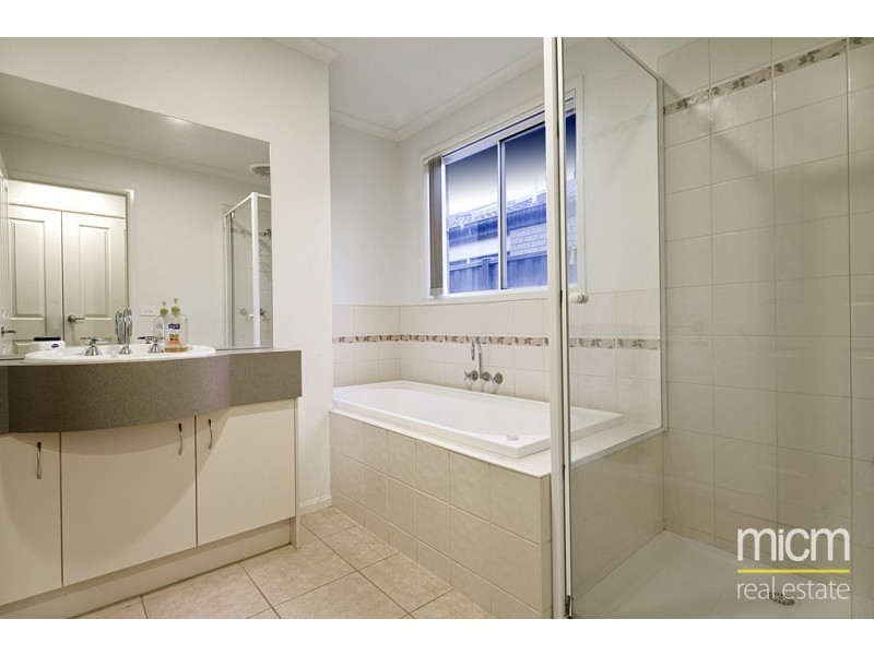 16 Rocky Gate Drive, Truganina VIC 3029