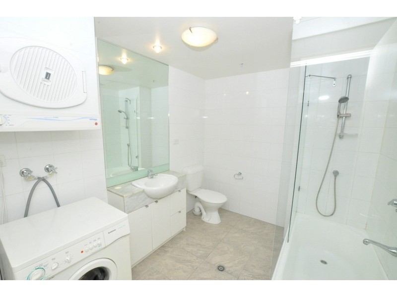 REF 23049/100 Kavanagh Street, Southbank VIC 3006