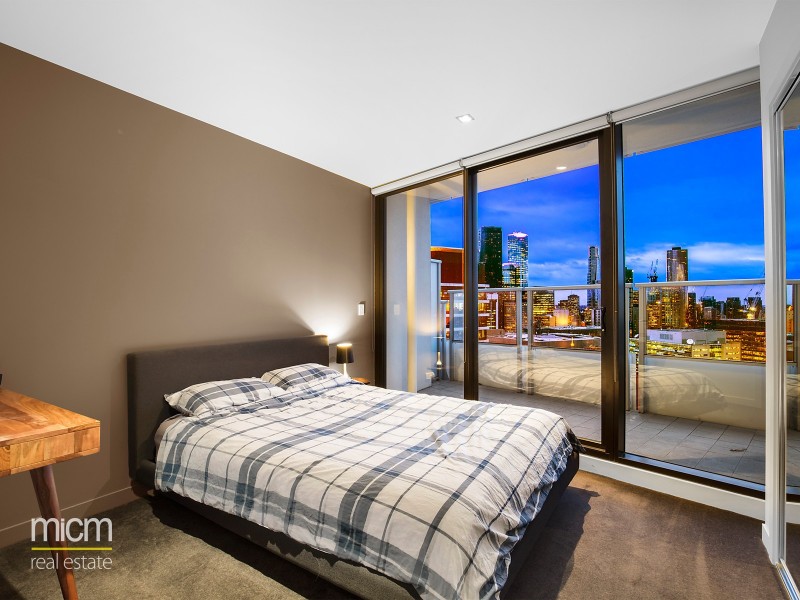 3304/100 Harbour Esplanade, Docklands VIC 3008