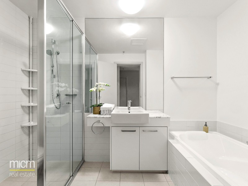 3602/100 Harbour Esplanade, Docklands VIC 3008