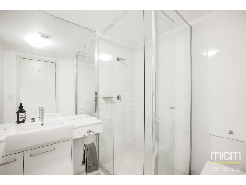 1114/100 Harbour Esplanade, Docklands VIC 3008