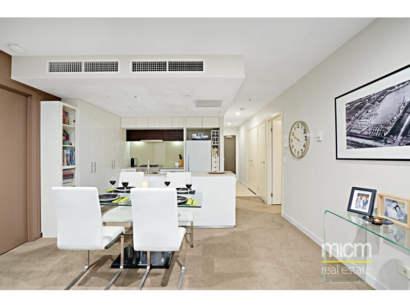 2501/100 Harbour Esplanade, Docklands VIC 3008
