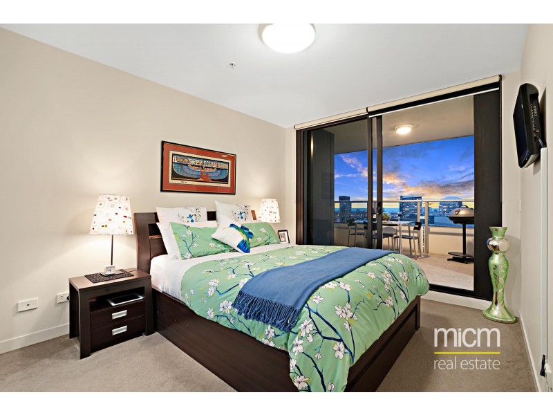 2501/100 Harbour Esplanade, Docklands VIC 3008