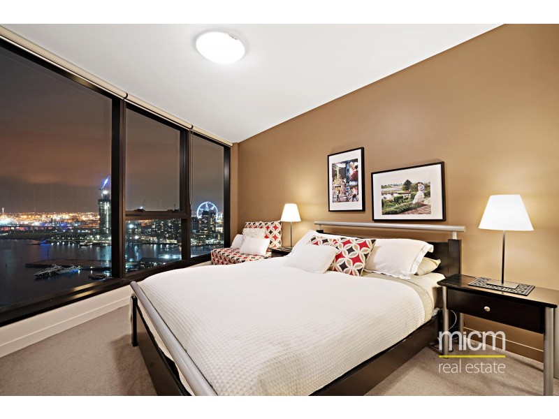 2501/100 Harbour Esplanade, Docklands VIC 3008