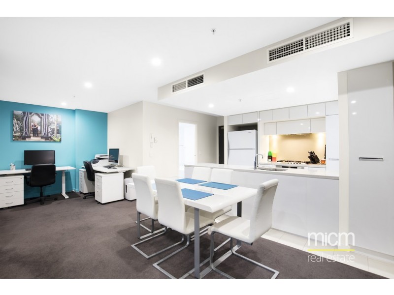 2703/100 Harbour Esplanade, Docklands VIC 3008