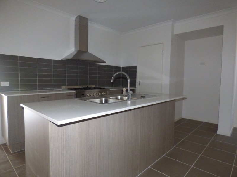 37 Birchmore Circuit, Truganina VIC 3029