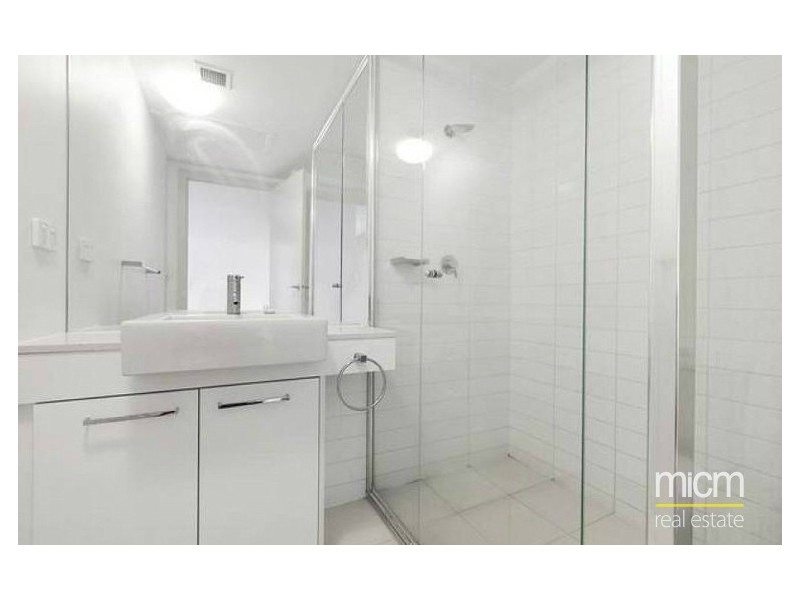 1407/100 Harbour Esplanade, Docklands VIC 3008