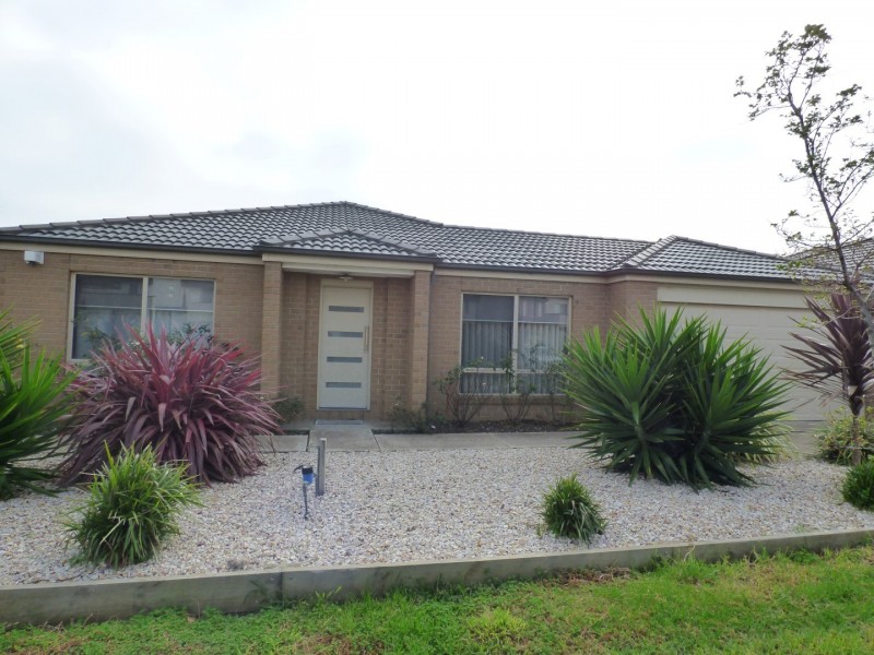 17 East Cornhill Drive, Point Cook VIC 3030