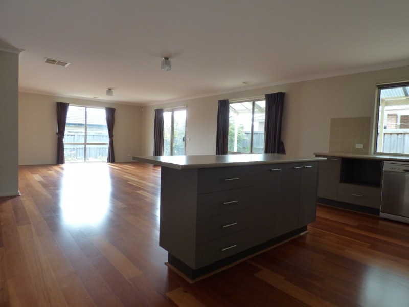 17 East Cornhill Drive, Point Cook VIC 3030