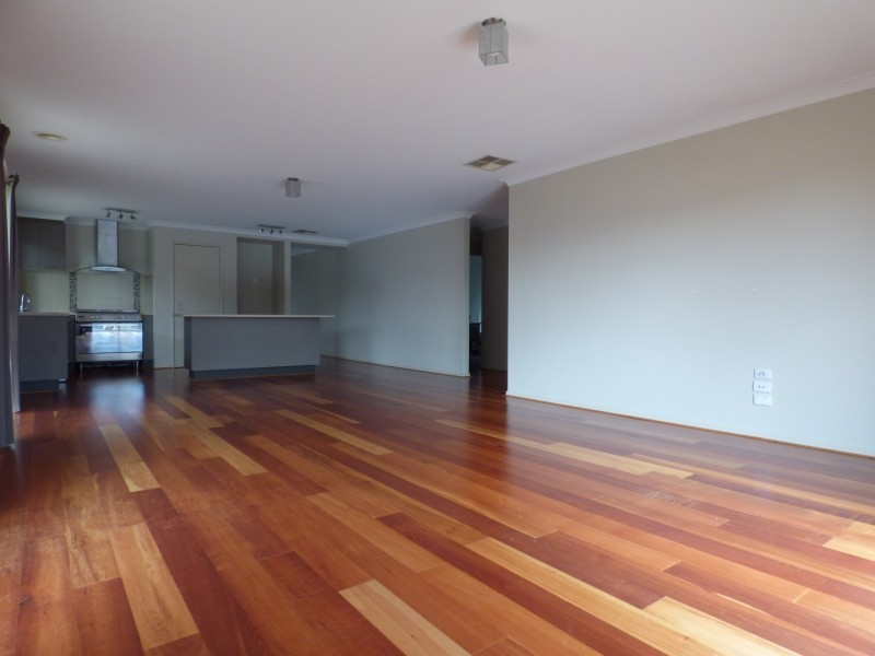 17 East Cornhill Drive, Point Cook VIC 3030