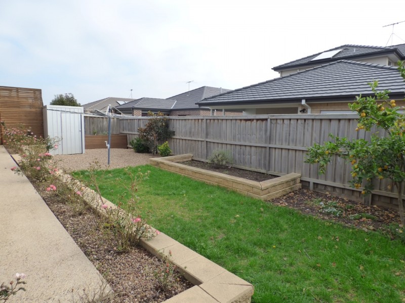 17 East Cornhill Drive, Point Cook VIC 3030