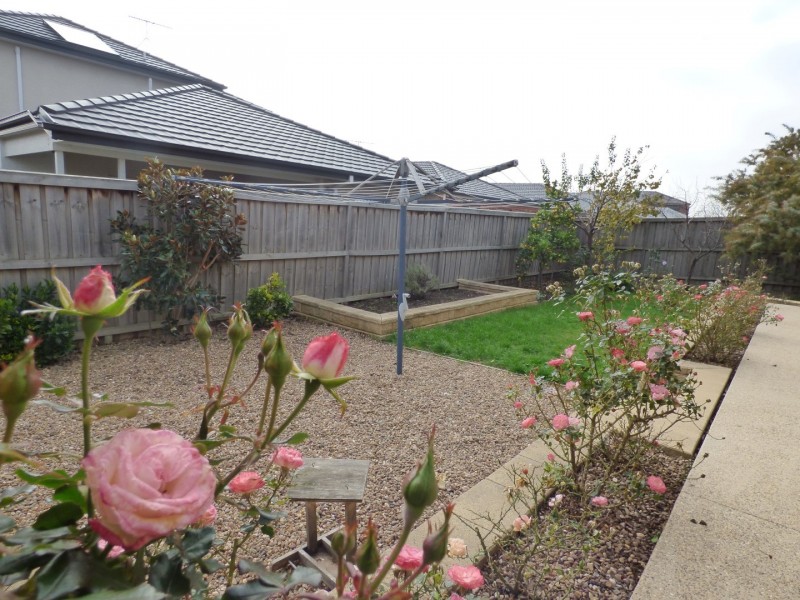 17 East Cornhill Drive, Point Cook VIC 3030