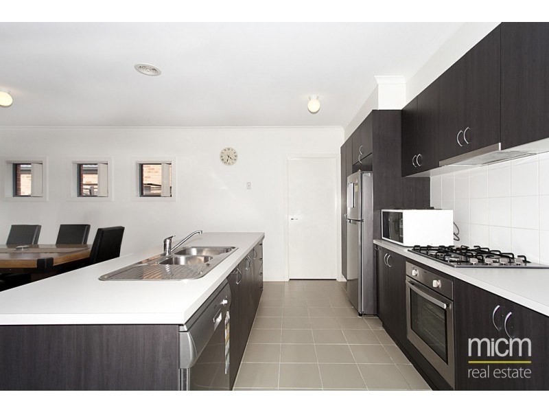 10 Santa Cruz View, Point Cook VIC 3030