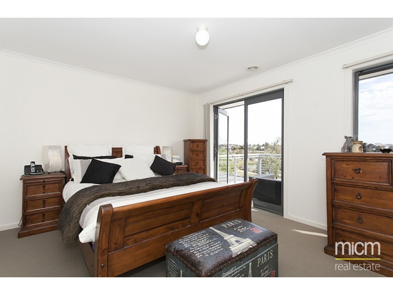 10 Santa Cruz View, Point Cook VIC 3030