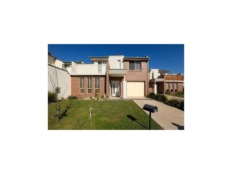 8 East Cornhill Drive, Point Cook VIC 3030