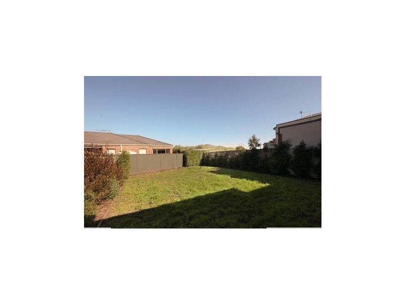 8 East Cornhill Drive, Point Cook VIC 3030