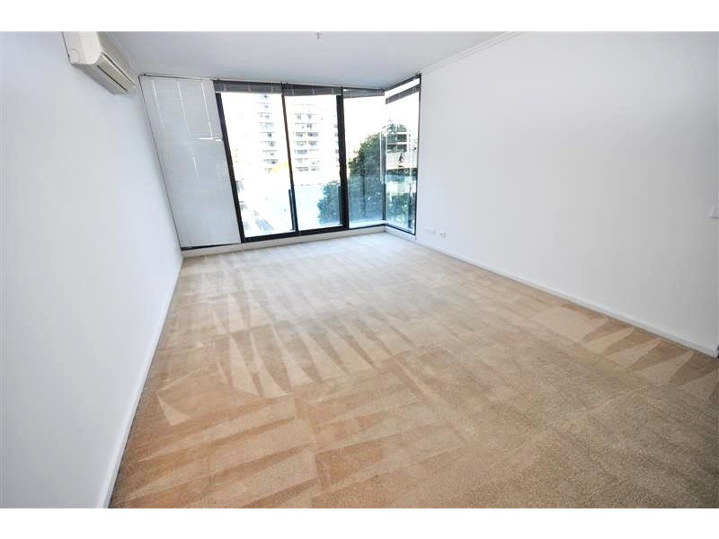 REF 23092/38 Bank Street, South Melbourne VIC 3205