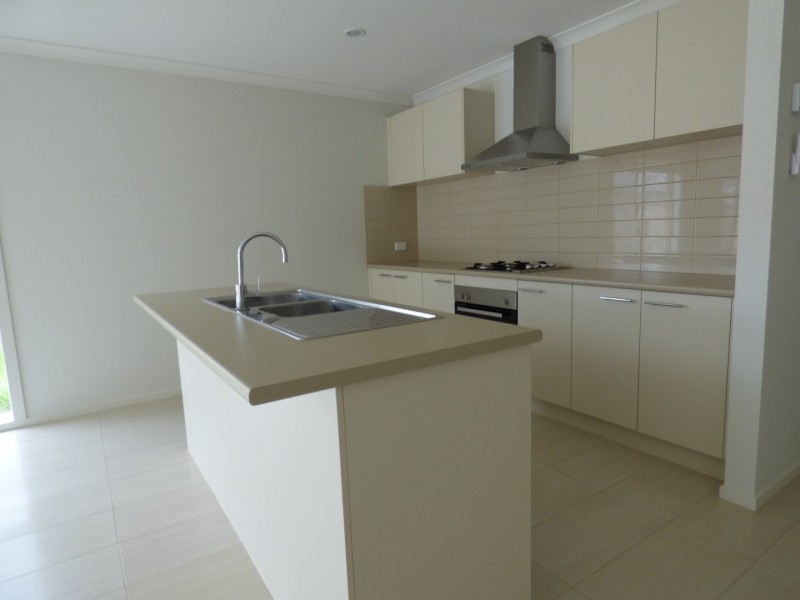 17 Darlington Drive, Williams Landing VIC 3027