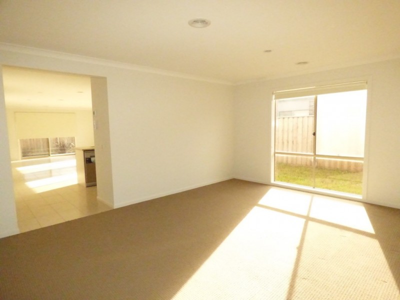 17 Darlington Drive, Williams Landing VIC 3027