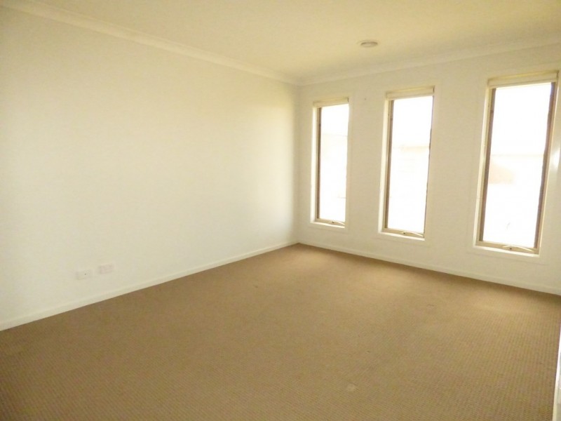 17 Darlington Drive, Williams Landing VIC 3027