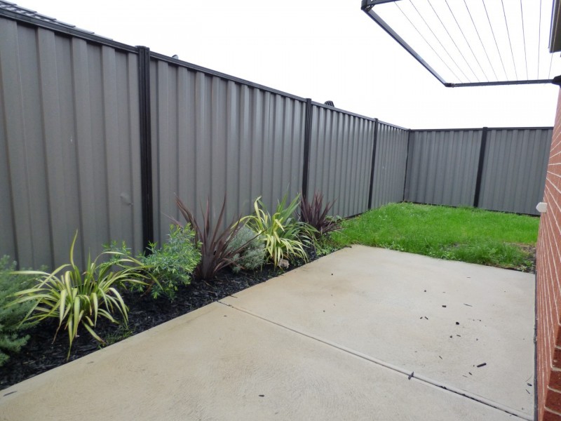 2 Gillian Place, Point Cook VIC 3030