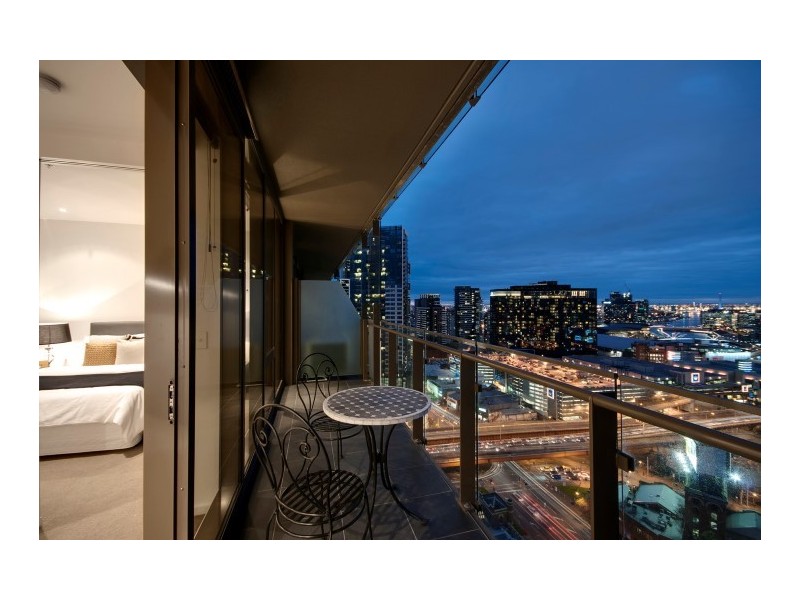 REF 23098/118 Kavanagh Street, Southbank VIC 3006