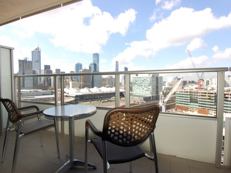 1814/100 Harbour Esplanade, Docklands VIC 3008