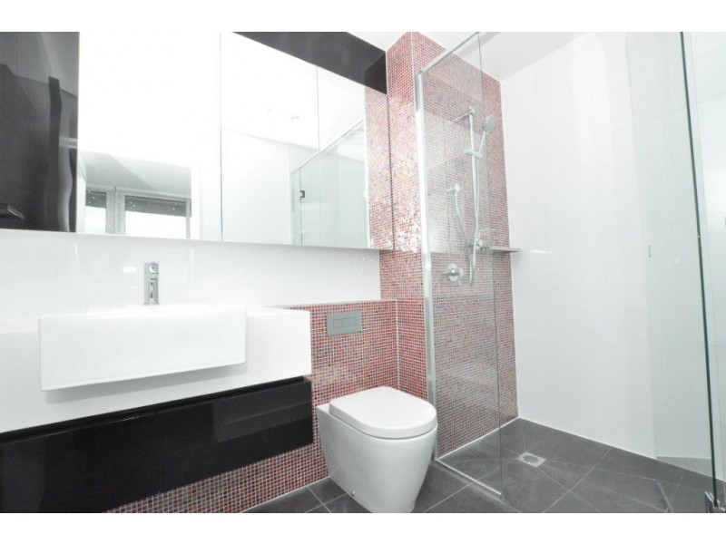 2202/231 Harbour Esplanade, Docklands VIC 3008