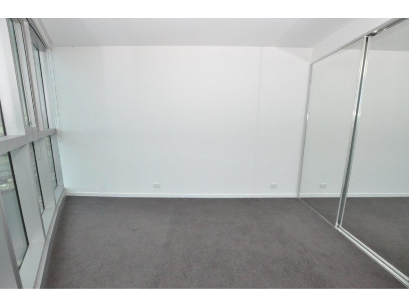 2202/231 Harbour Esplanade, Docklands VIC 3008