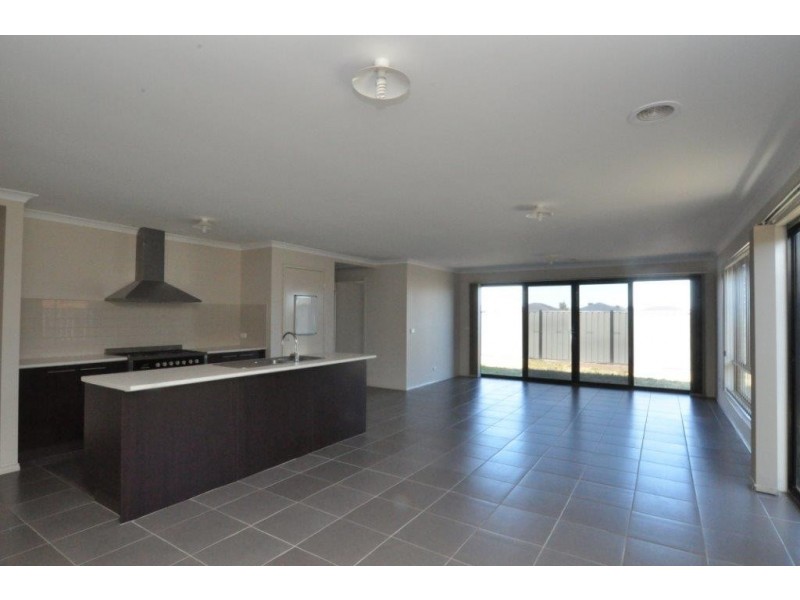 21 Bliss Street, Point Cook VIC 3030