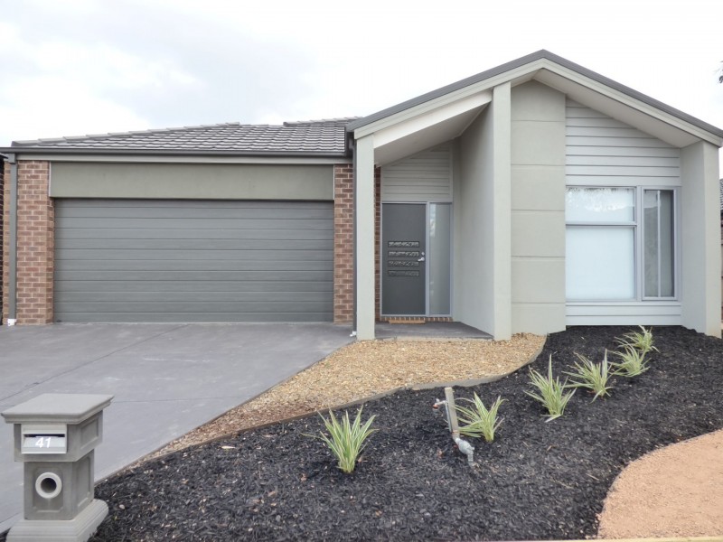 41 Shiraz Crescent, Point Cook VIC 3030